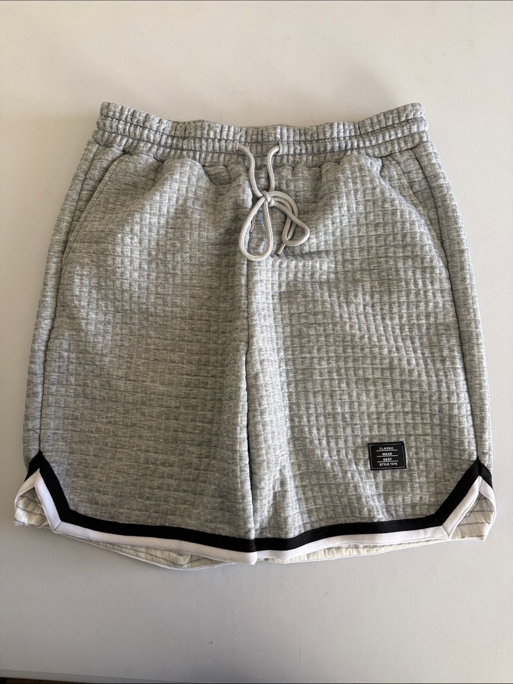 Manfinity Grey Quilted Men’s Drawstring Shorts Size M